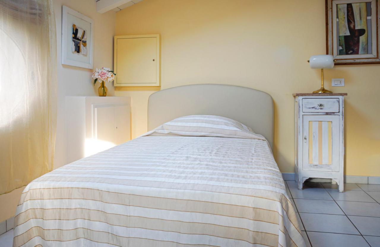 Villa Amelia Rooms Marina di Pietrasanta Exterior photo